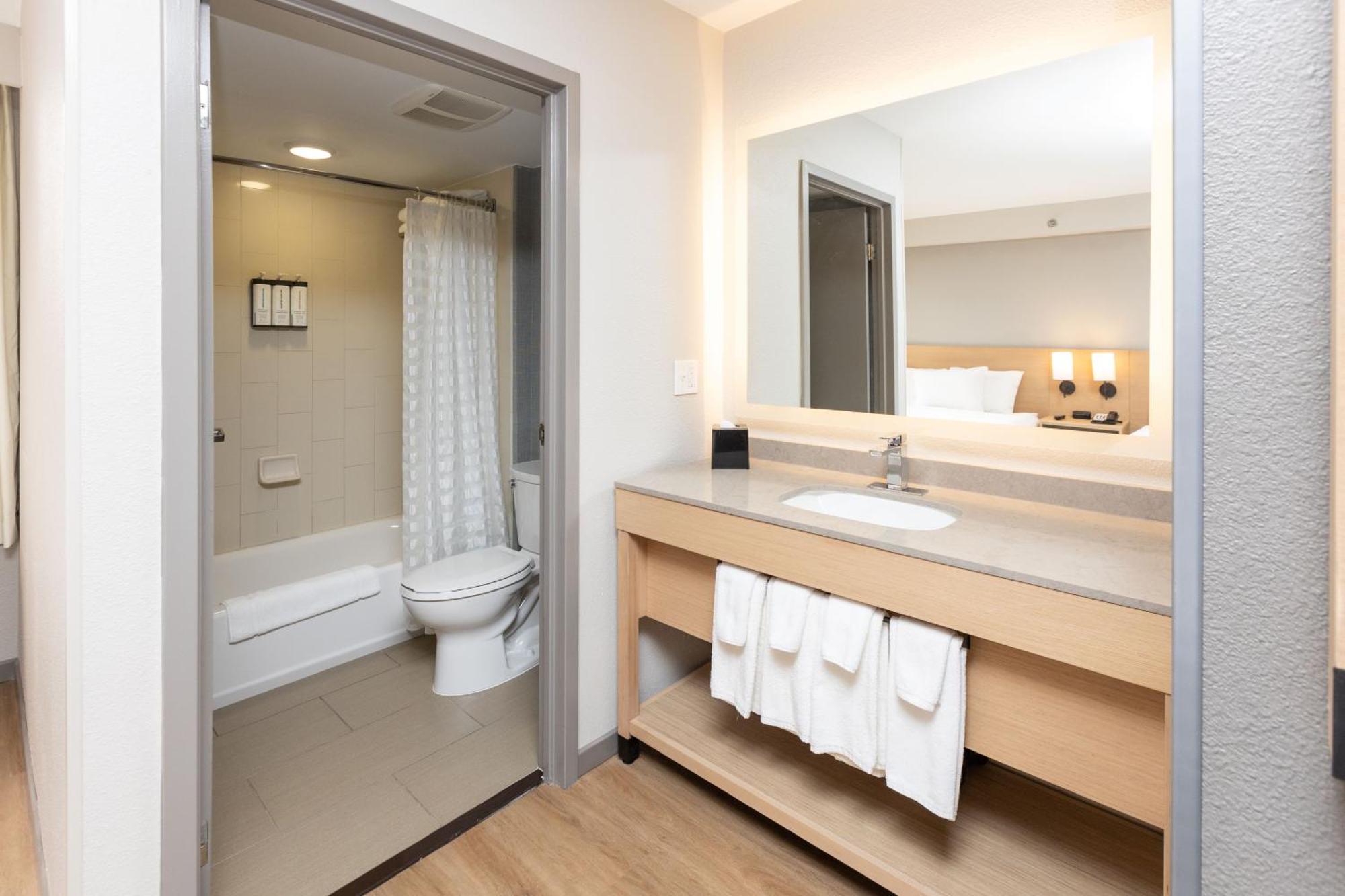 Hyatt Place Charlotte Arrowood Εξωτερικό φωτογραφία